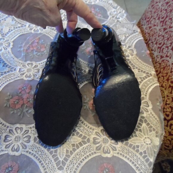 Chanel Black Patent Leather Multi Strap Booties w/Clear Perforated PVC Size 40 - Picture 15 of 16